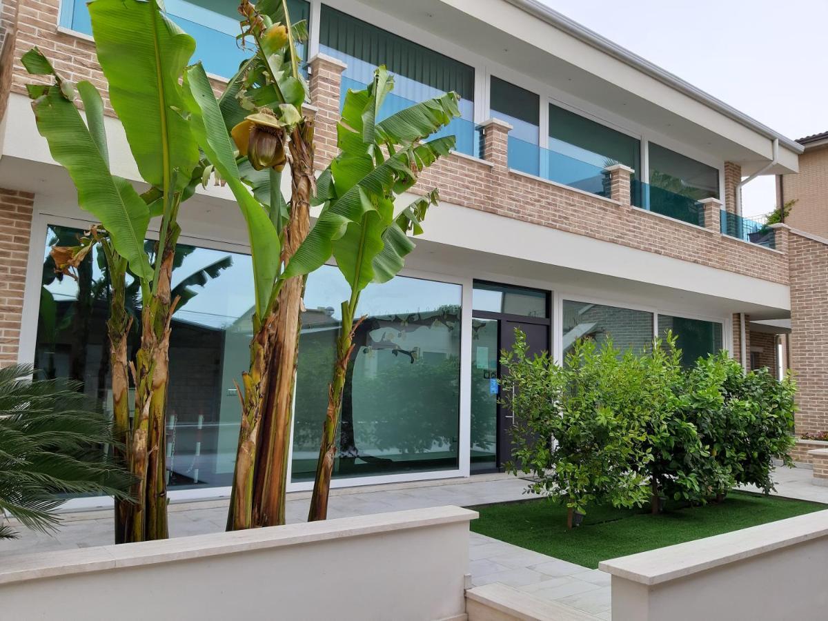 La Casa Dei Limoni Bed & Breakfast ปอร์โต ซันเตลปีดิโอ ภายนอก รูปภาพ