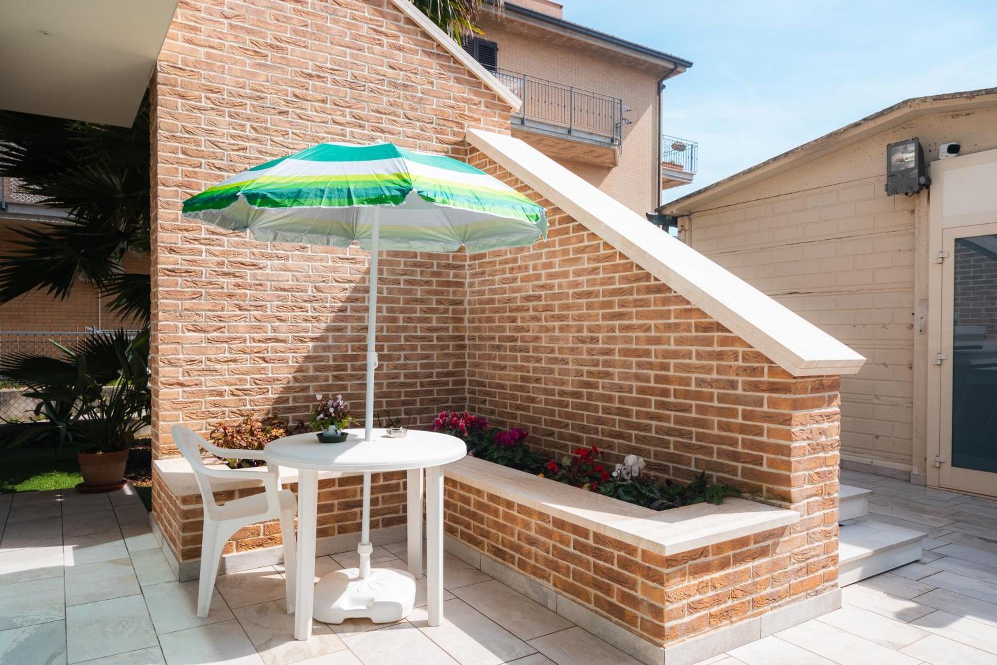 La Casa Dei Limoni Bed & Breakfast ปอร์โต ซันเตลปีดิโอ ภายนอก รูปภาพ